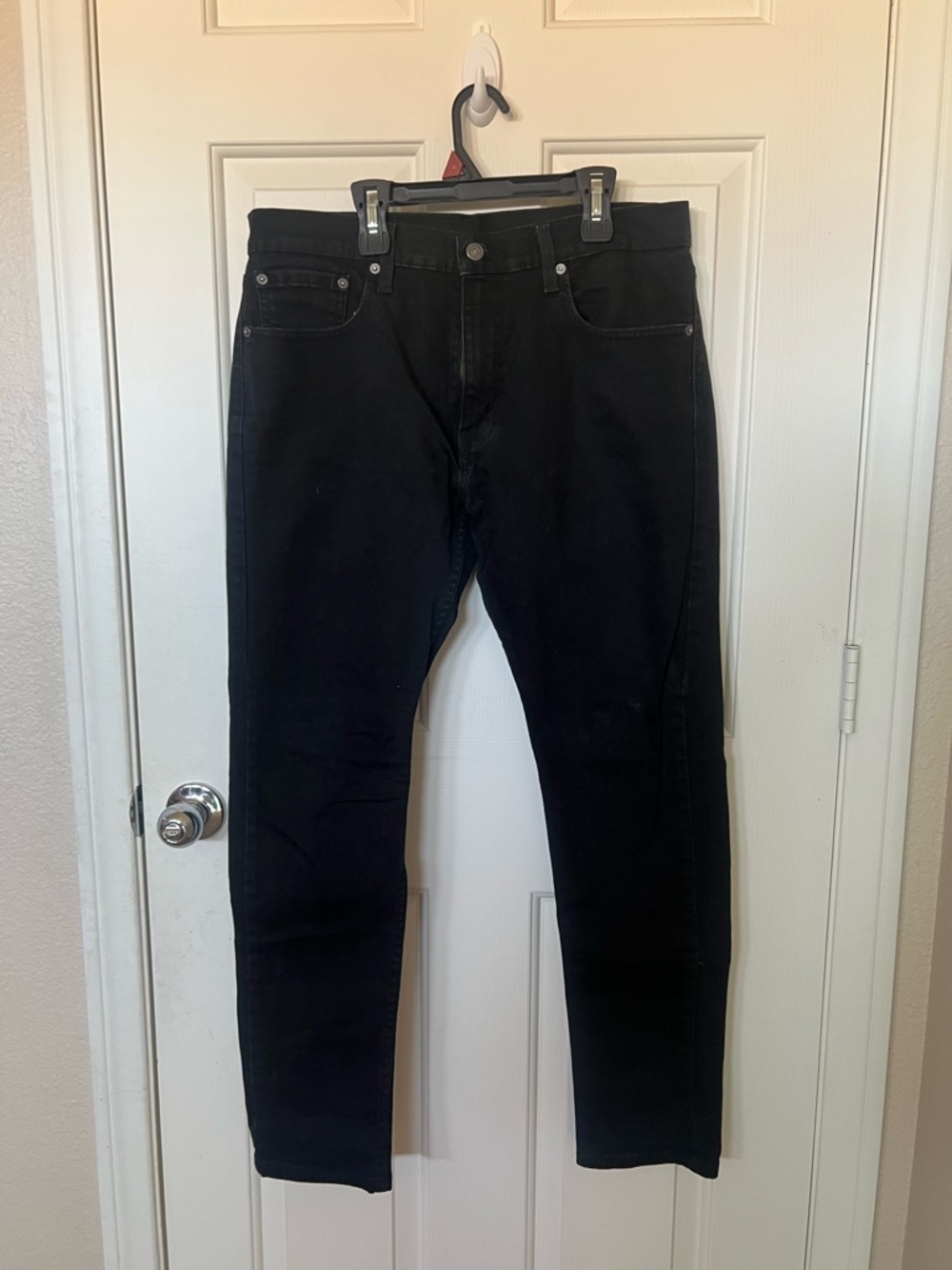 Levi's Black Slim Straight Men's Jeans